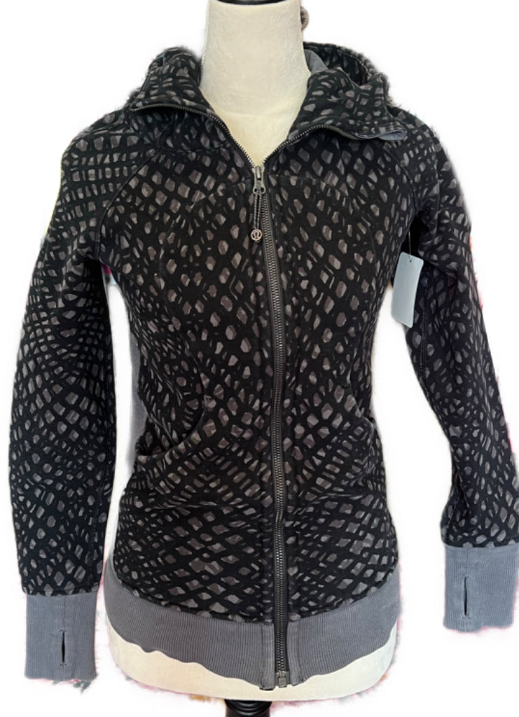 Lululemon Black Printed Full-Zip Seestshirt Jacket w/hood Size 4 MSP$1
