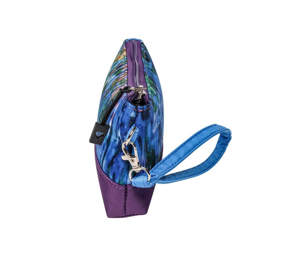 New Glove It Waterfall Wristlet