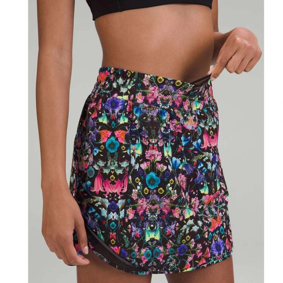 Lululemon Hotty Hot High Rise Skirt Floral Botanical Print Skort Size 6