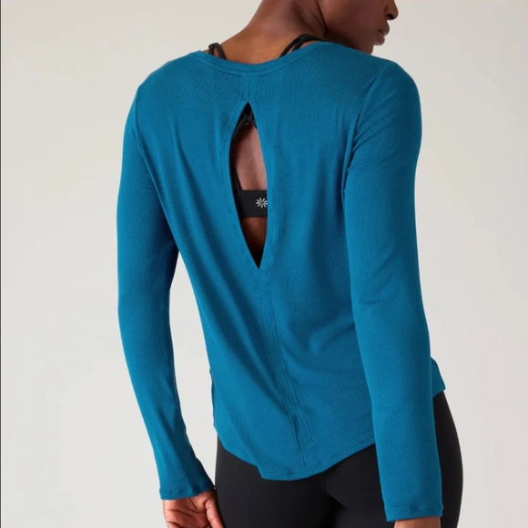 New Athleta W/ Ease Open Back Rib Top Size M MSP $59