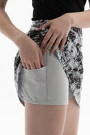 Foray Golf Black & White LES Graffiti Skort Size M MSP$160-3